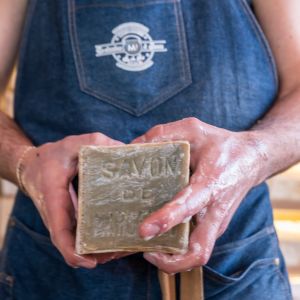 Savoir-faire des savons de Marseille du chaudron à savon la Ciotat
